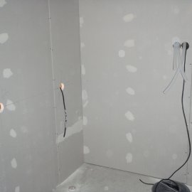 sdk příčka s elektroinstalací