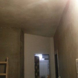 stěrkování stěn a stropu