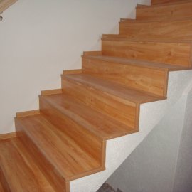 pokládka laminátové podlahy na schody