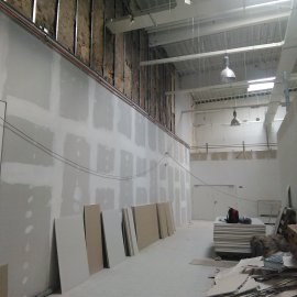 Sádrokartonová příčka - Galerie Butovice