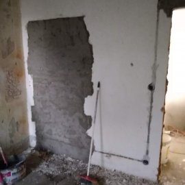 Rekonstrukce bytu v Bráníku - zazdění otvoru po dveřích
