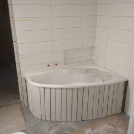 kompletní rekonstrukce bytu 3+1 -  vana - před