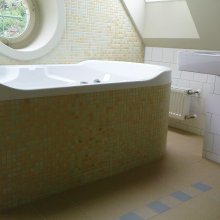 obložení atypické vany