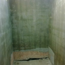 odstranění stávajících obkladů a dlažby