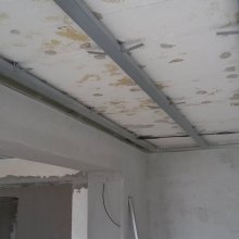 montáž sádrokartonového podhledu - kce