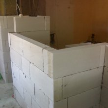 zdění příček z Ytongu