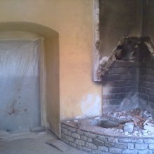 vybourání starého krbu