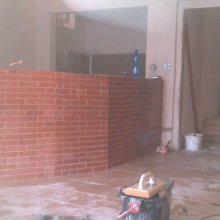 montáž obkladů na barový pult