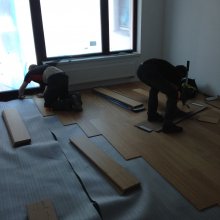 Praha Holešovice - pokládka podlahy