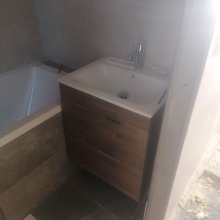 Rekonstrukce bytu v Praze 6 - umyvadlo se skříňkou