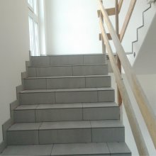 Jemštajn - chata - pokládka dlažby