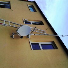 Veleň - montáž satelitního systému