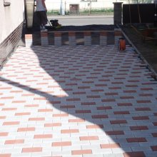 Paskov - pokládka zámkové dlažby a stavba plotu