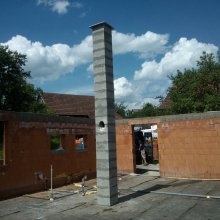 Trhový Štěpánov - stavba zděného komínu