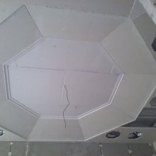 Praha 1 - Montáž podhledu knihovny