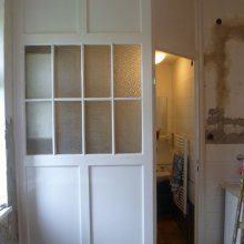 Holešov - Nátěry 100 letých dveří