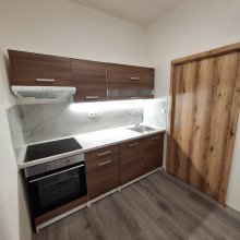 Praha 10 - Rekonstrukce bytu 2+1: Kompletní modernizace pro pohodlné bydlení.